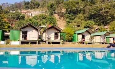 Leo Wild camps